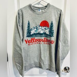 Vintage Yellowstone Crewneck Sweatshirt, Size L